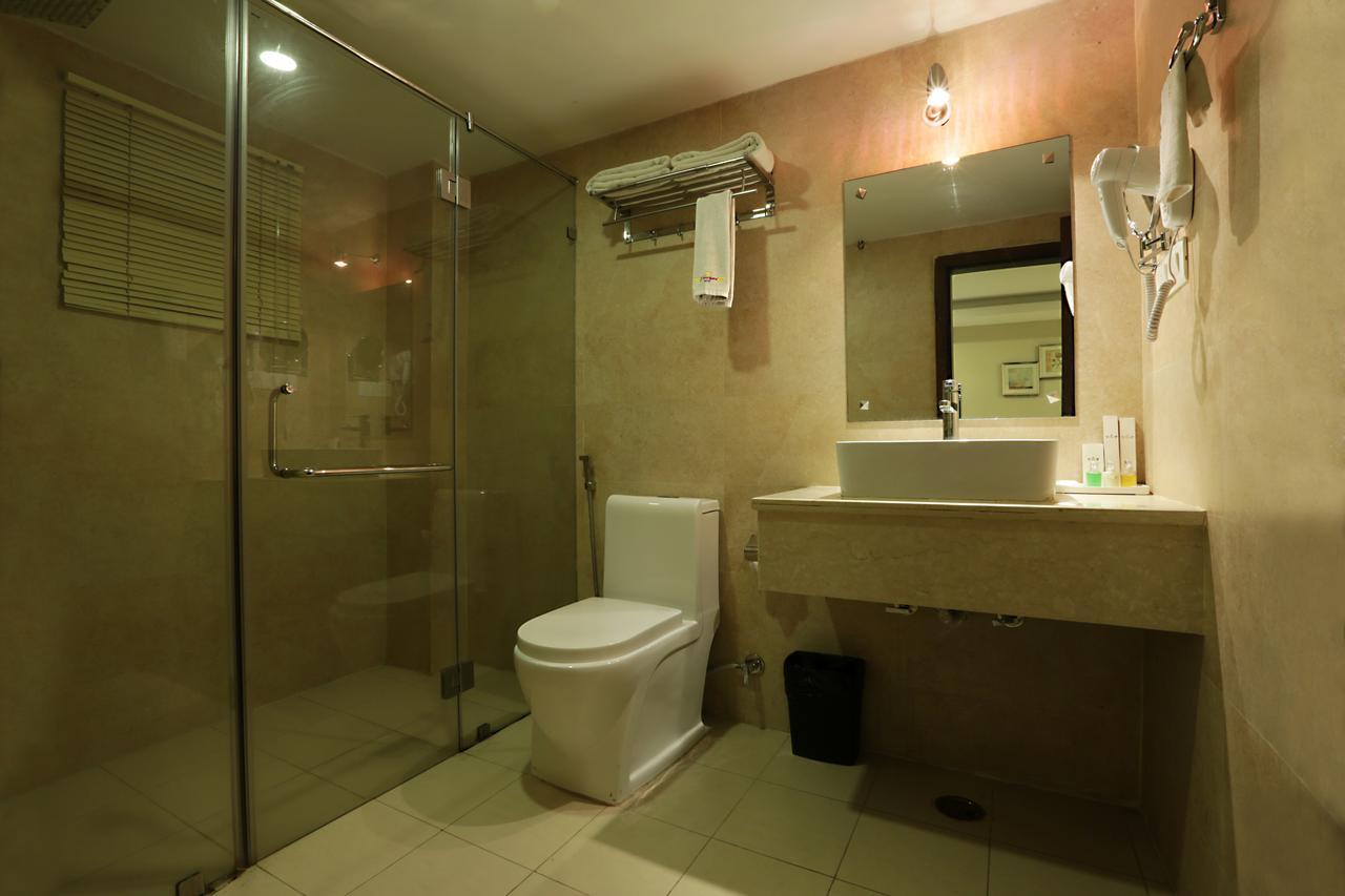 Hotel D Courtyard Guwahati Luaran gambar